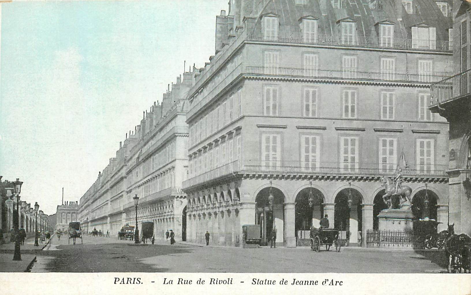 CPA Paris la Rue de Rivoli Statue de Jeanne d'Arc 