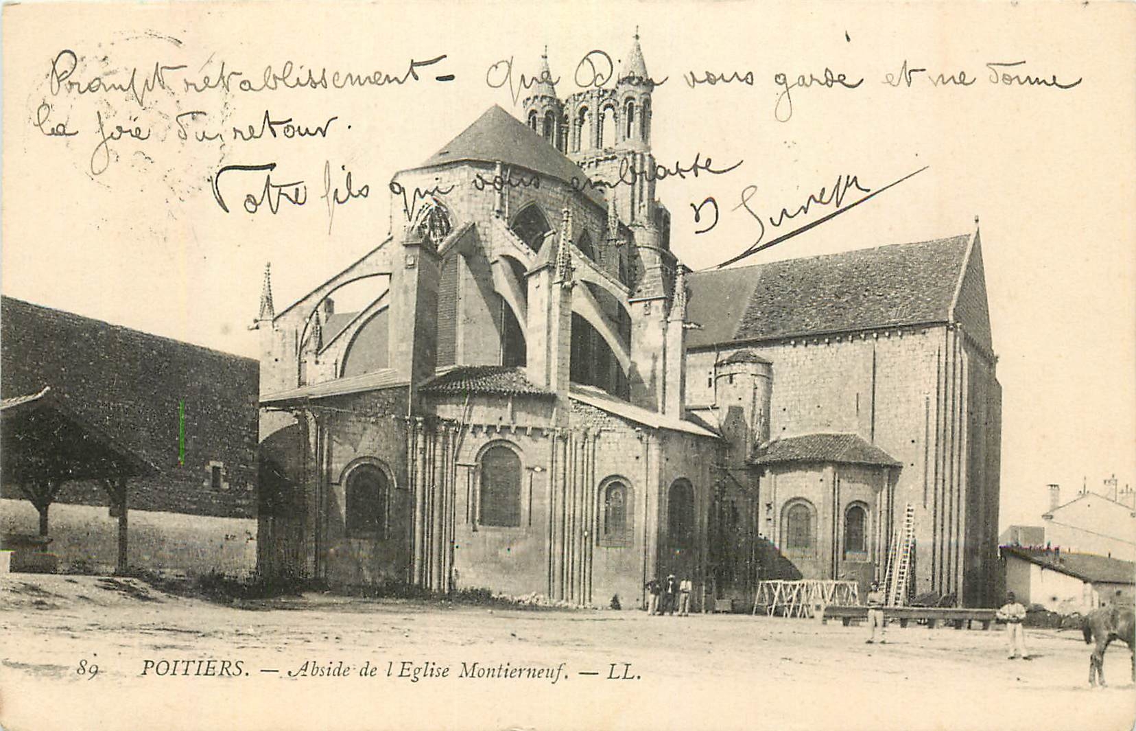 CPA Poitiers Abside de l'eglise Montierneuf 