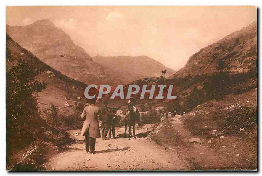 CPA Les Hautes Pyrenees Ascension au Cirque de Gavarnie Ane Mule