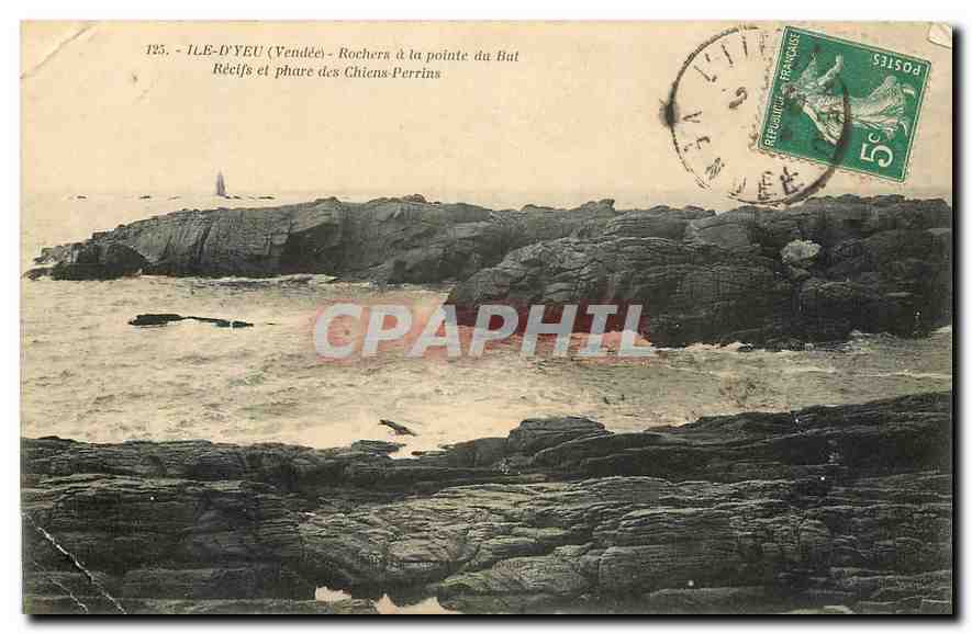 CPA Ile d'Yeu Vendee Rochers a la Pointe du But Recifs et Phare des Chiens Perrins 