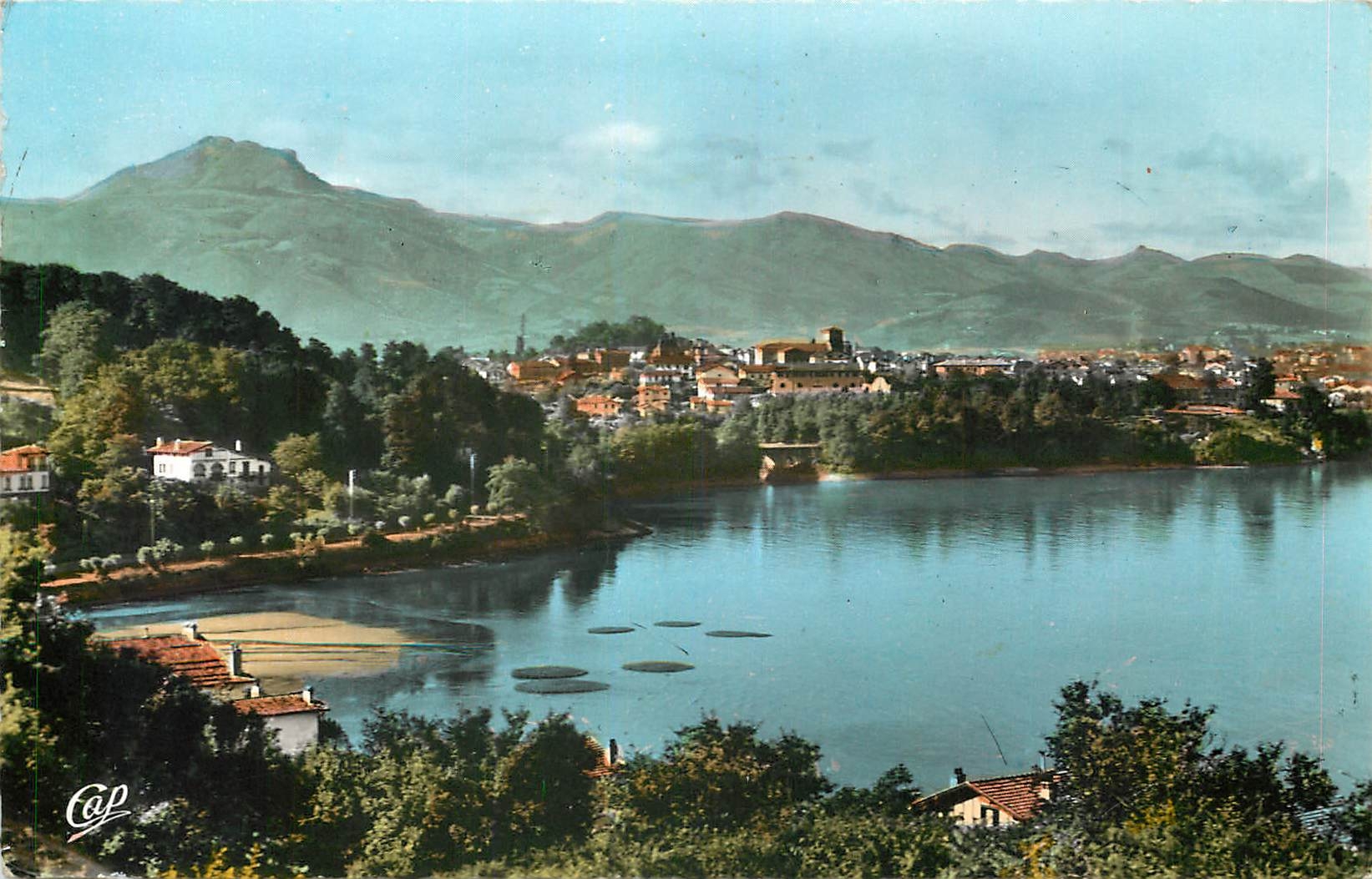 Hendaye-Plage — Vue générale et les 3 Couronnes — Réal-Photo