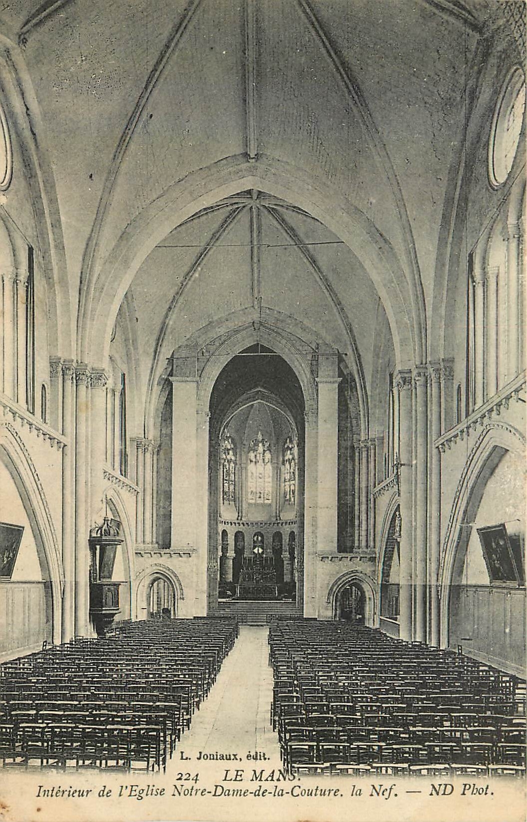 CPA Le Mans Interieur de l'eglise Notre Dame de la Couture la Nef 