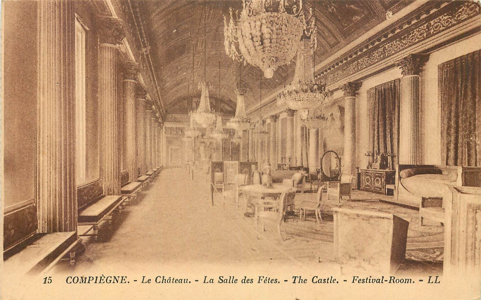 CPA Compiegne le Chateau la Salle des Fetes 