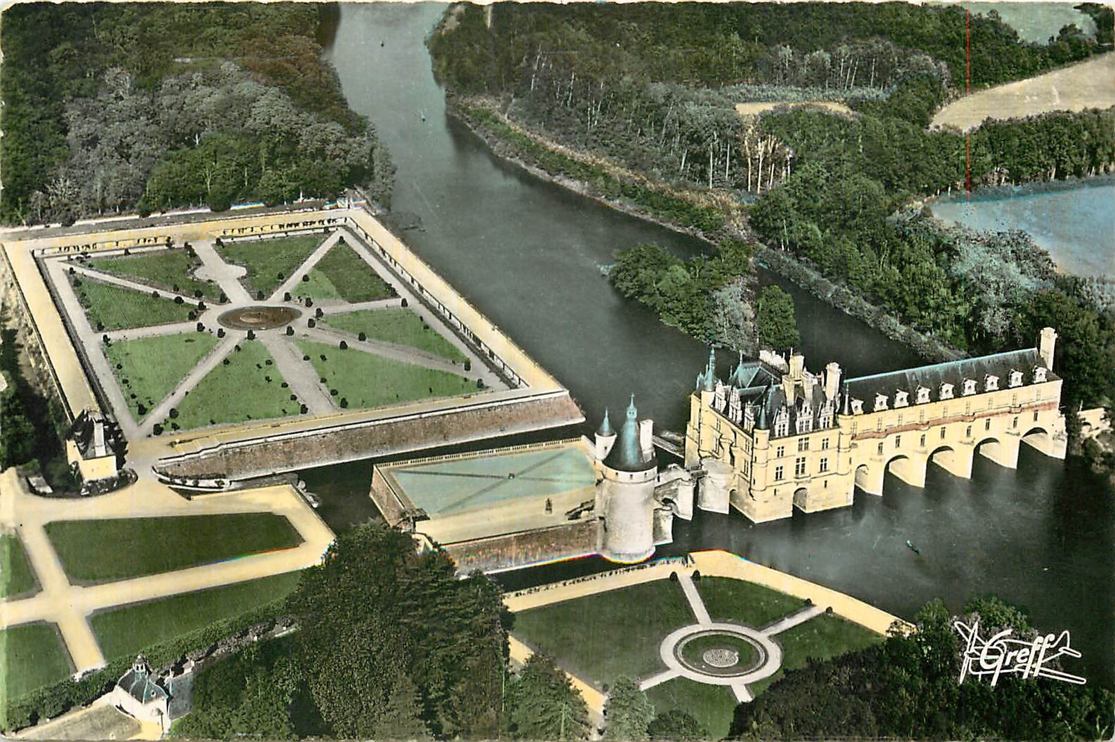 CPA En Touraine Chenonceaux I et Loire vue aerienne ensemble du chateau et des jardins et vallee du 