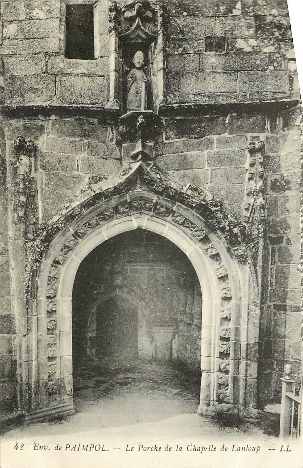 Env. de PAIMPOL — Le Porche de la Chapelle de Lanloup — LL