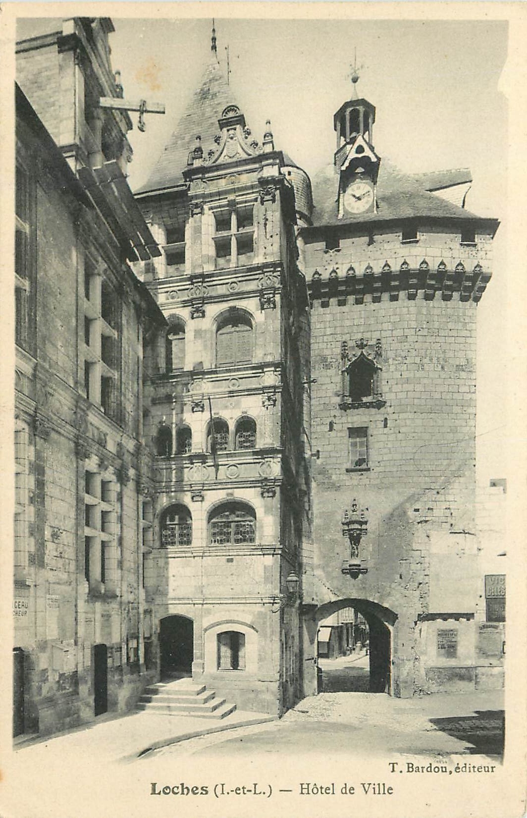 CPA Loches I et L Hotel de Ville 
