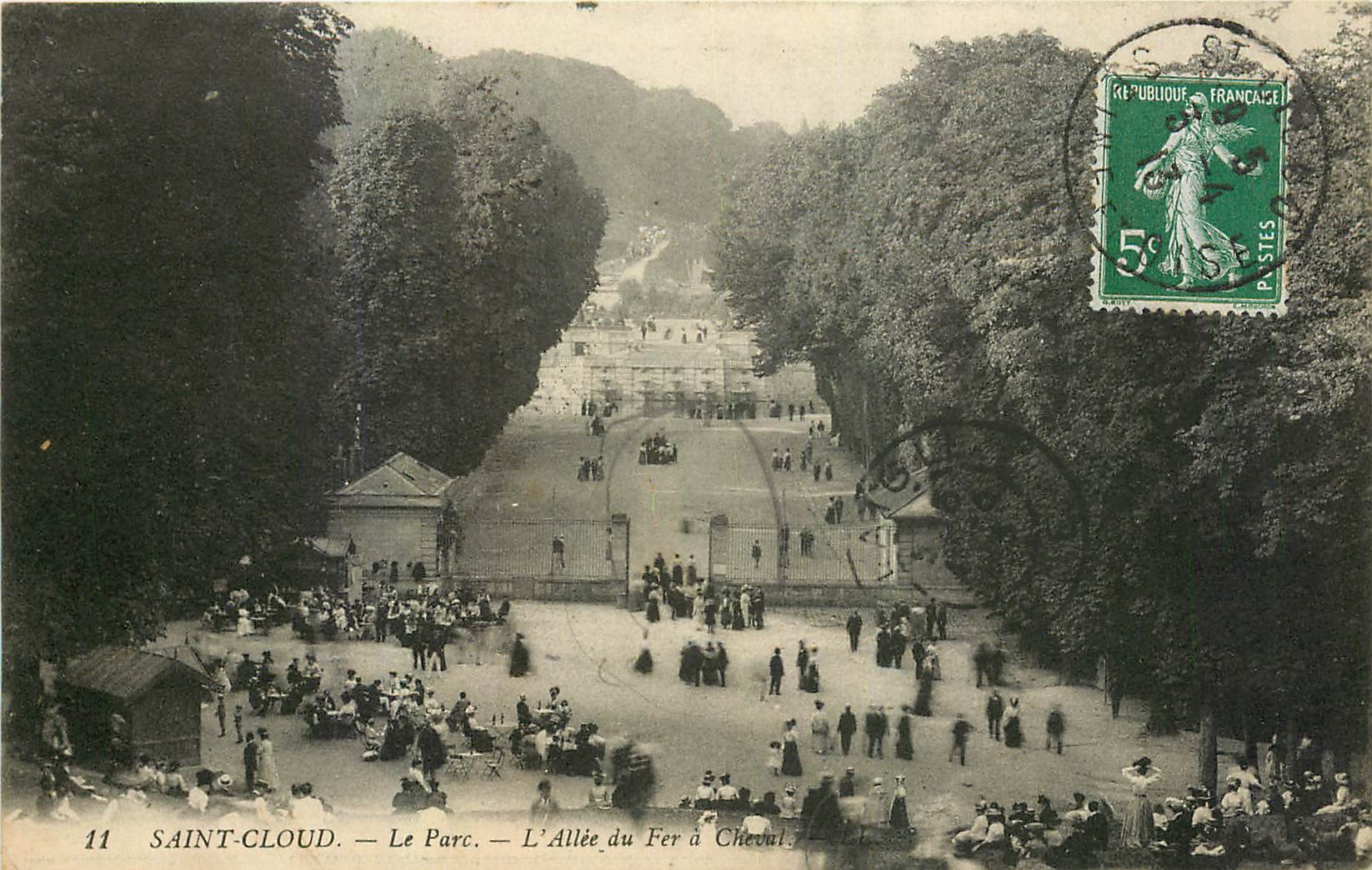 CPA Saint Cloud le Parc l'Allee du Fer a Cheval 