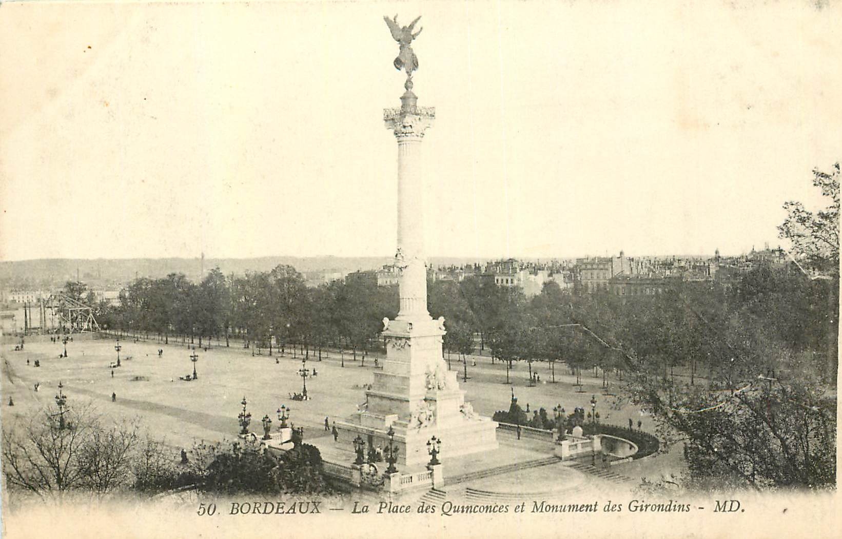 CPA Bordeaux la Place des Quinconces et monument des Girondins 