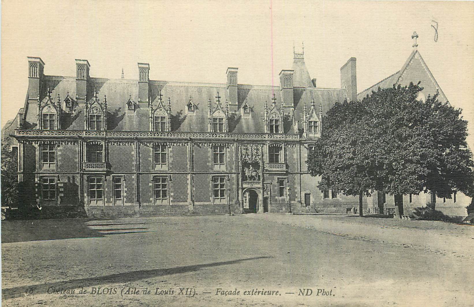 Château de BLOIS (Aile de Louis XII) — Façade extérieure — ND Pbot.