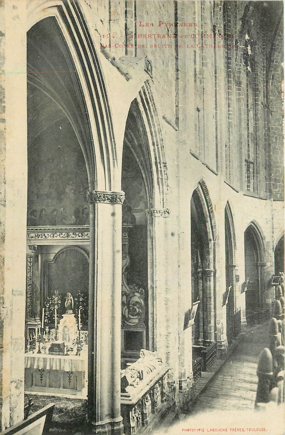CPA St Bertrand de Comminges Les bas cotes de droite de la cathedrale