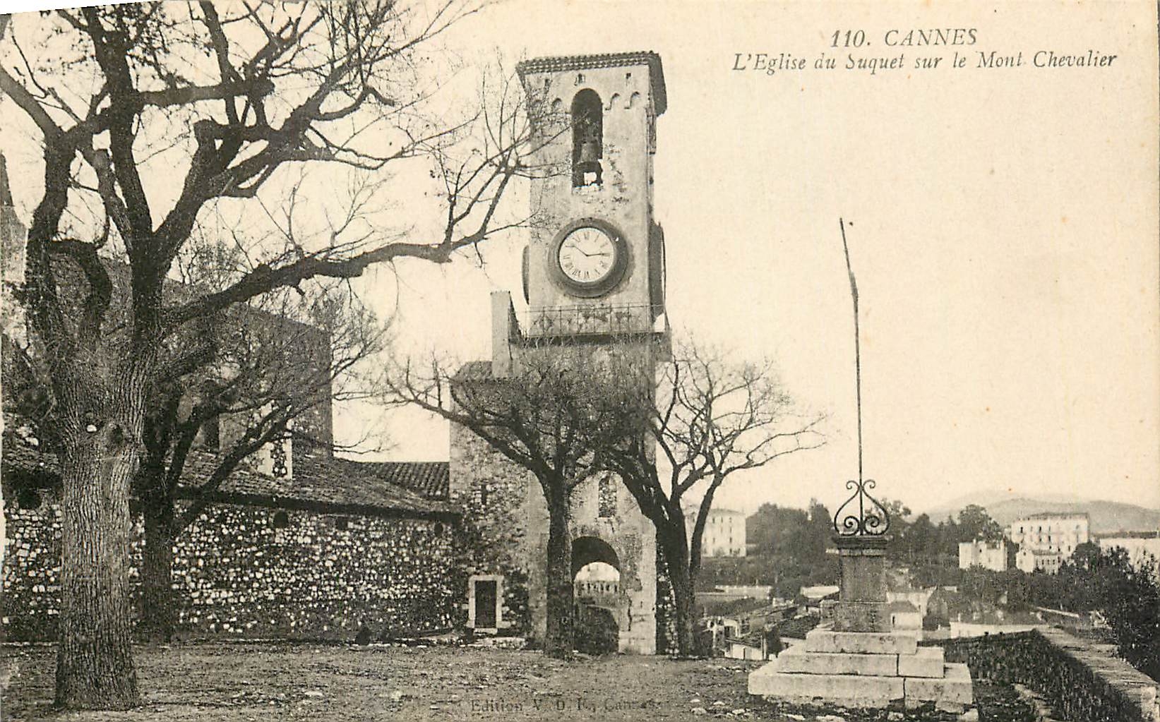 CPA Cannes l'eglise ou Suquet sur le Mont Chevalier 