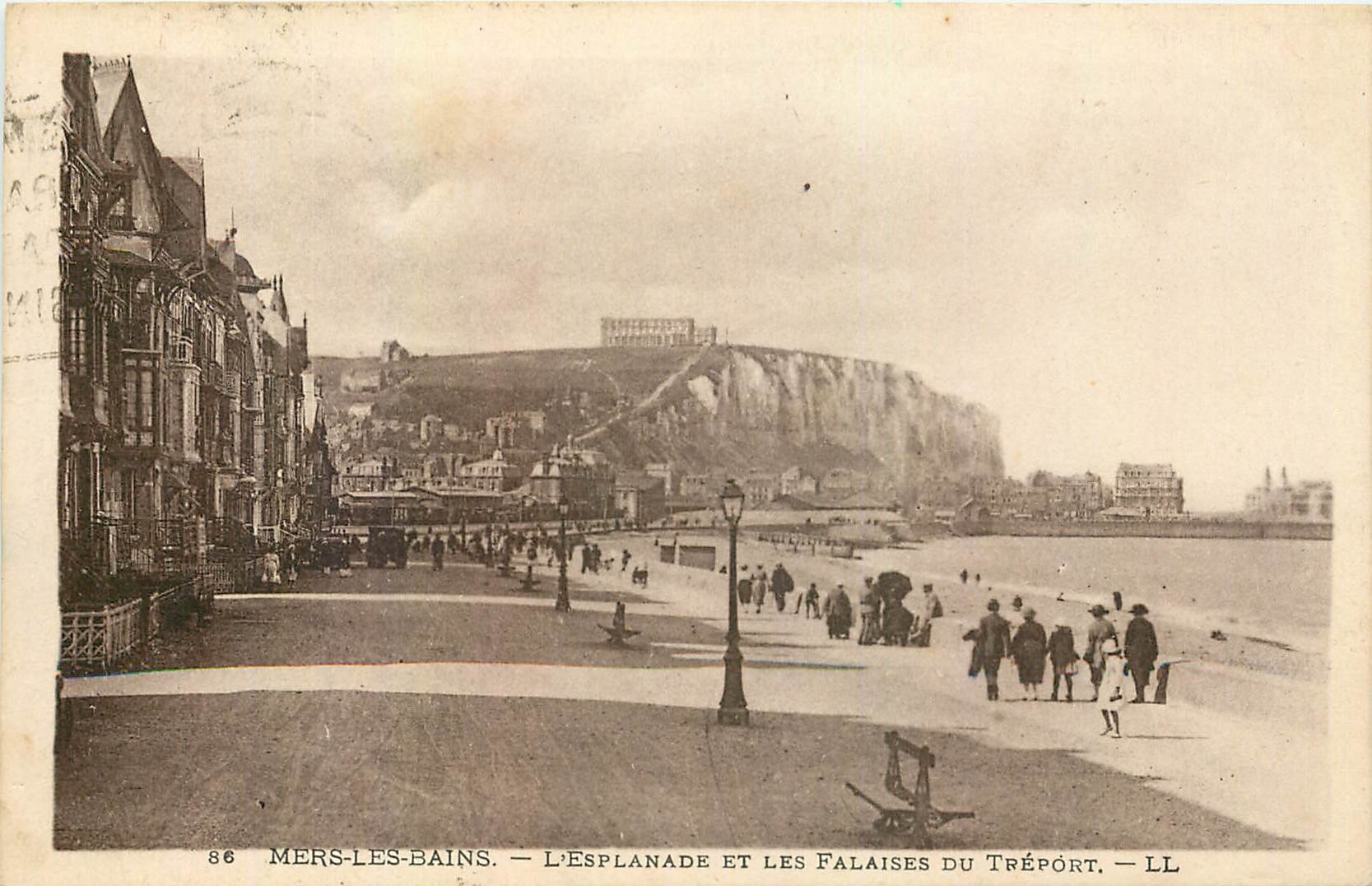 CPA Mers les Bains l'Esplanade et les Falaises du Treport 
