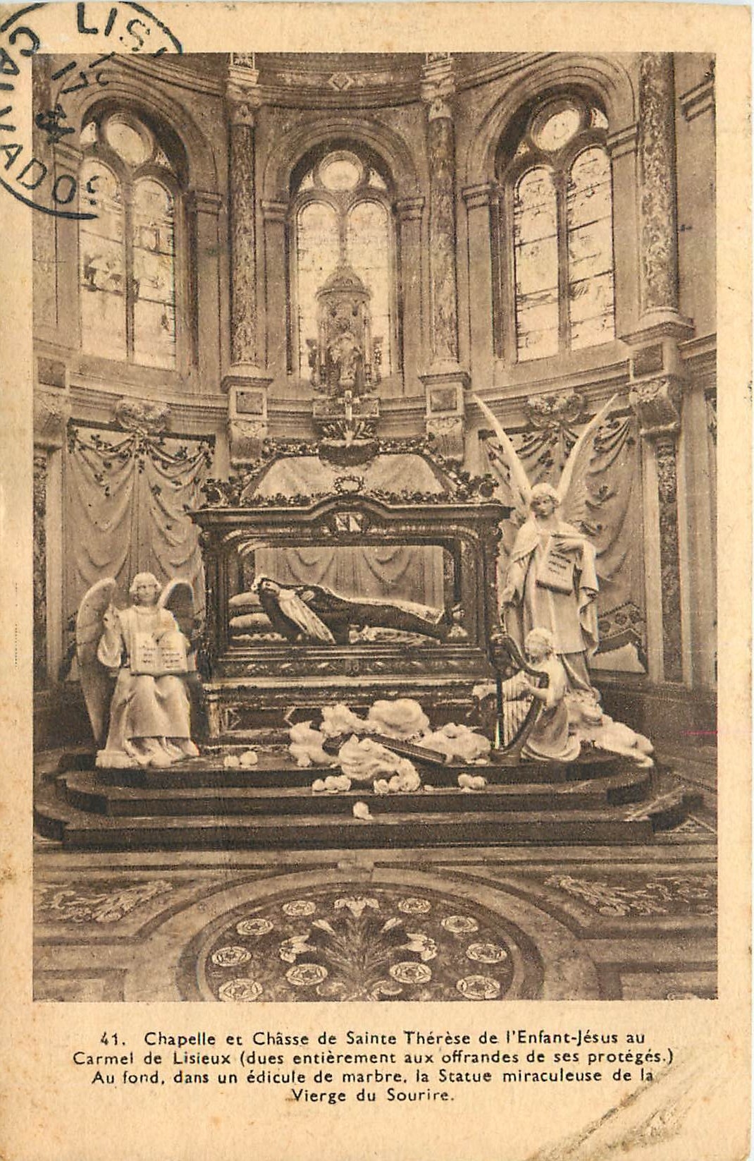 Chapelle et Châsse de Sainte Thérèse de l'Enfant-Jésus au Carmel de Lisieux — Statut miraculeuse de la Vierge du Sourire au fond — éditeur CPAPHIL, n°41