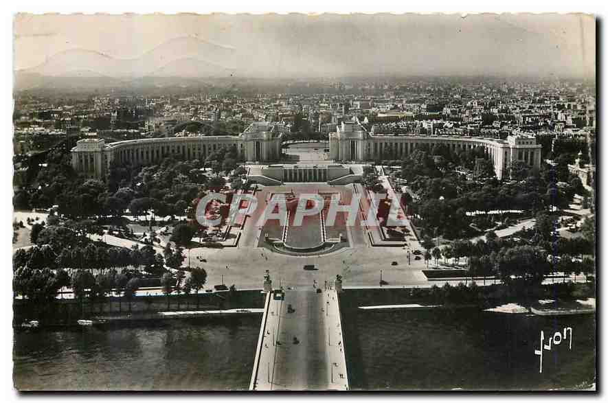 CPA Paris en Flanant Le Palais de Chaillot 