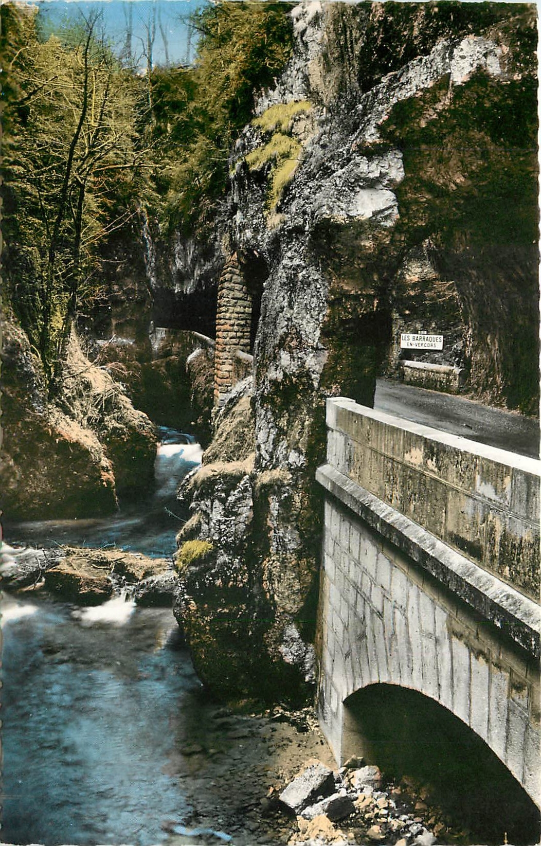 CPA Paysages du Vercors Entree du Defile des Grands Goulets aux Barraques 