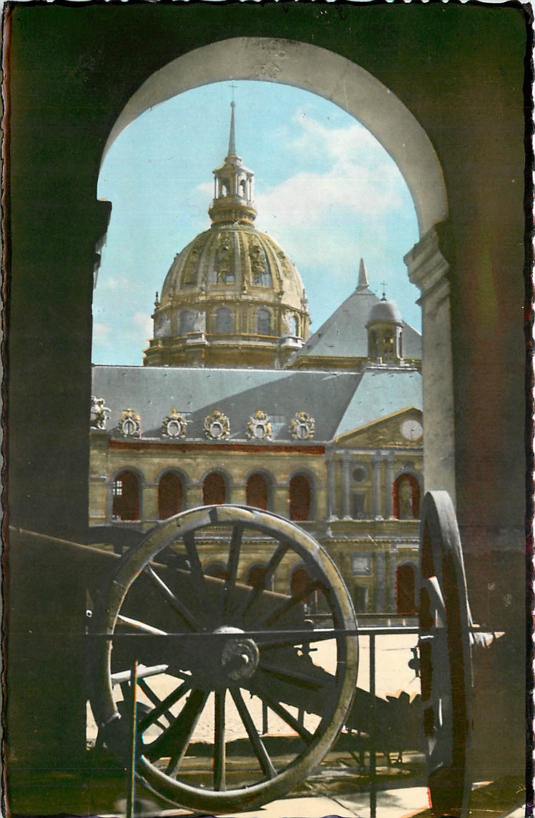 CPA Paris Vue prise des Invalides 