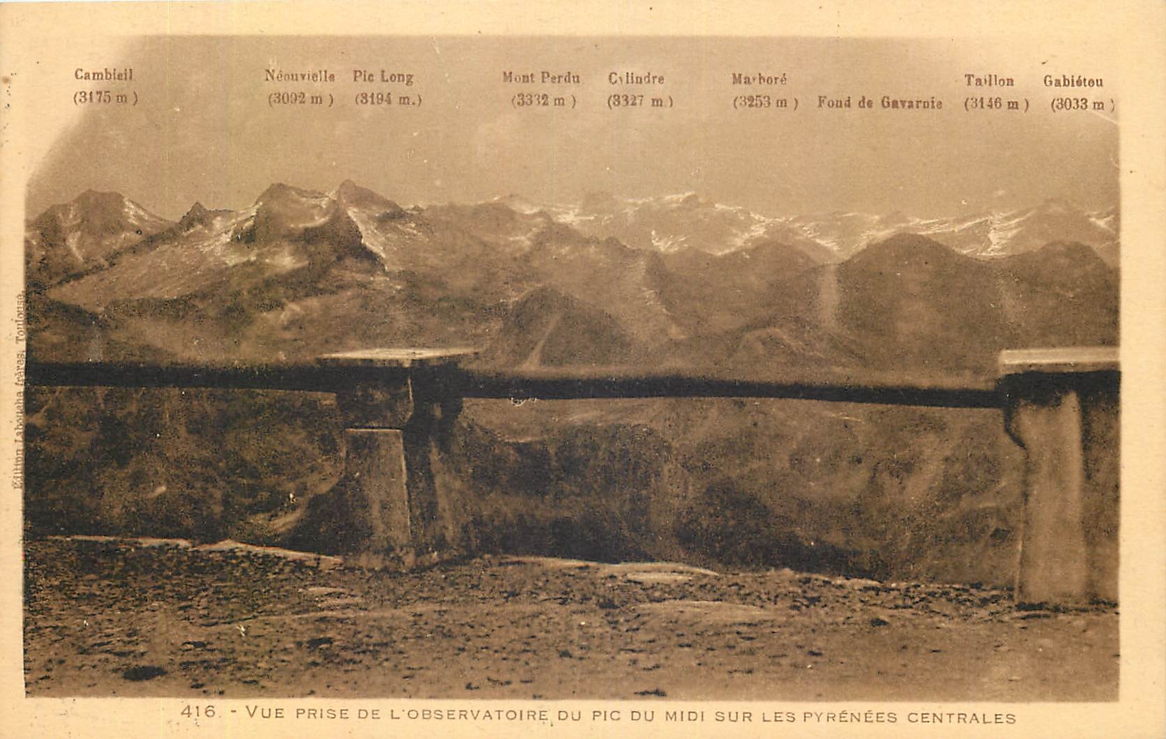 CPA Vue prise de l'Observatoire du pic du midi sur les pyrenees Centrales 