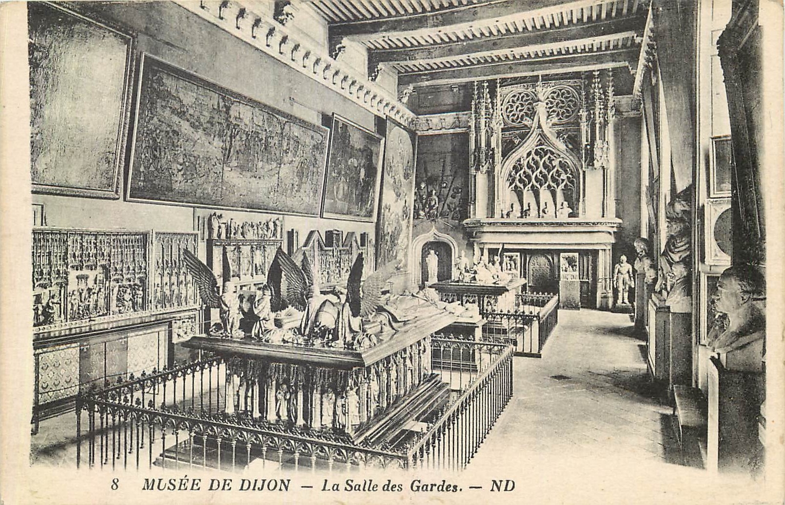 CPA Musee de Dijon La Salle des Gardes 