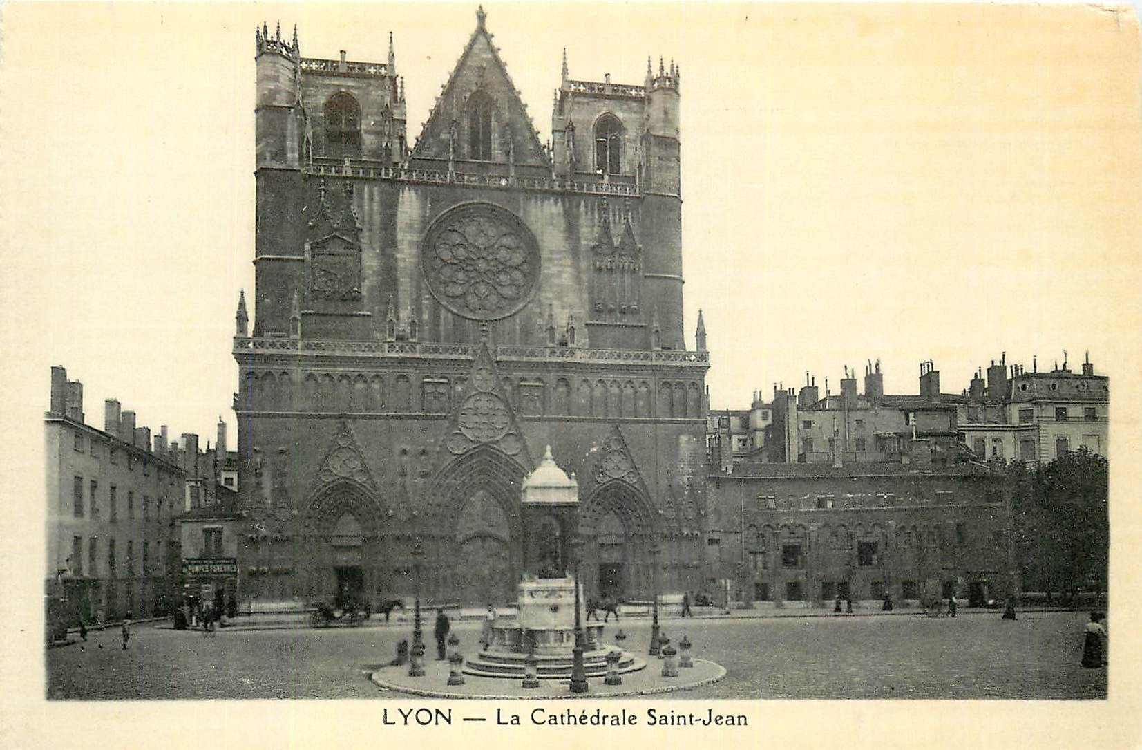 CPA Lyon La Cathedrale Saint Jean 