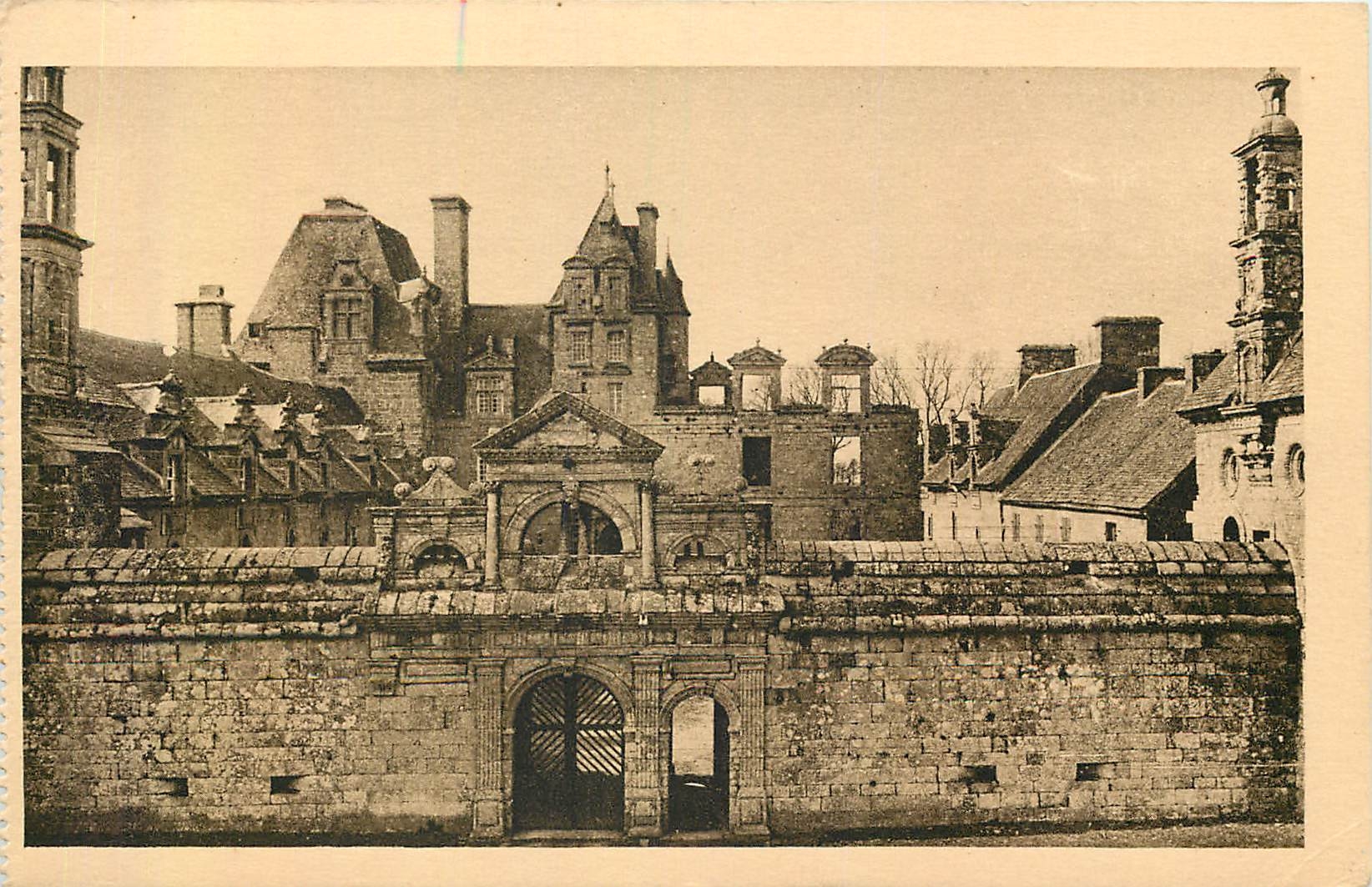 CPA Chateau de Kerjean Facade principale La Grande Porte 