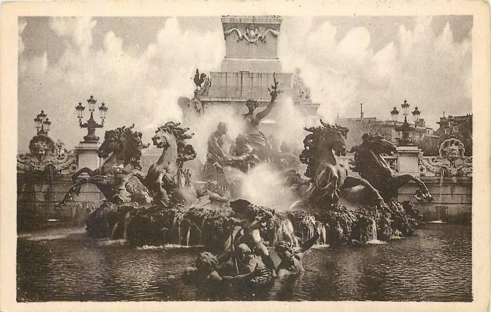 CPA Bordeaux Monument des Cirondins Detail 