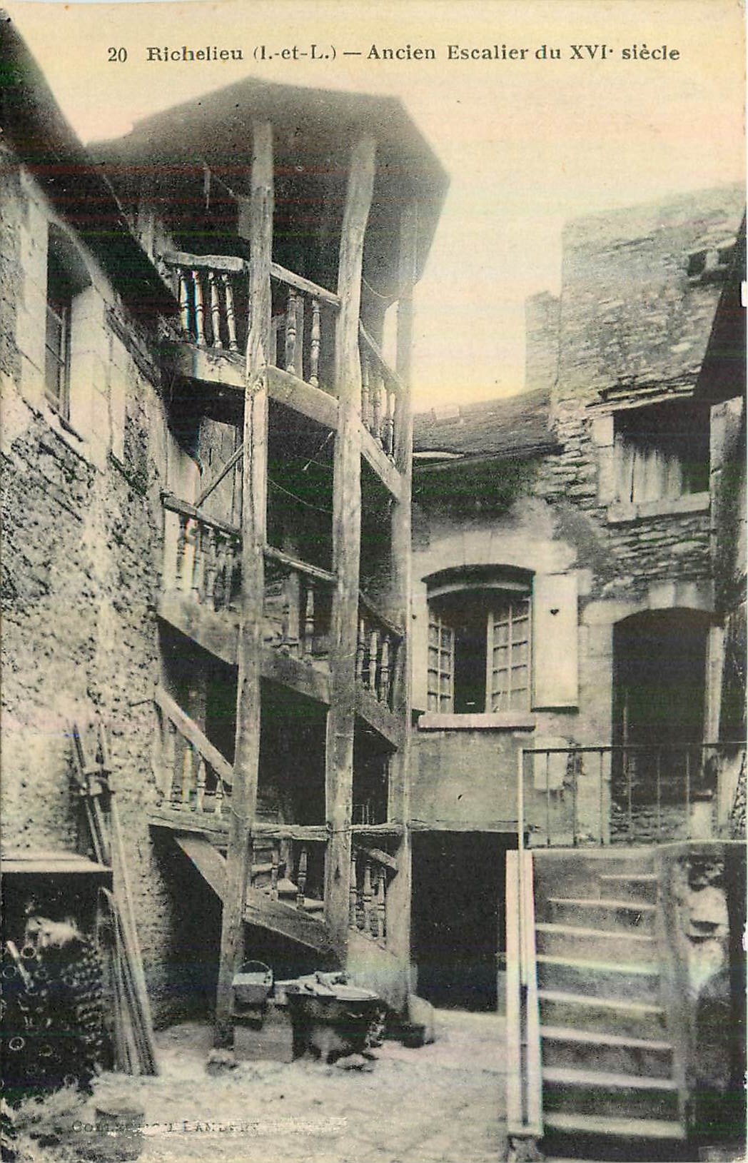 CPA Richelieu I et L Ancien Escalier 