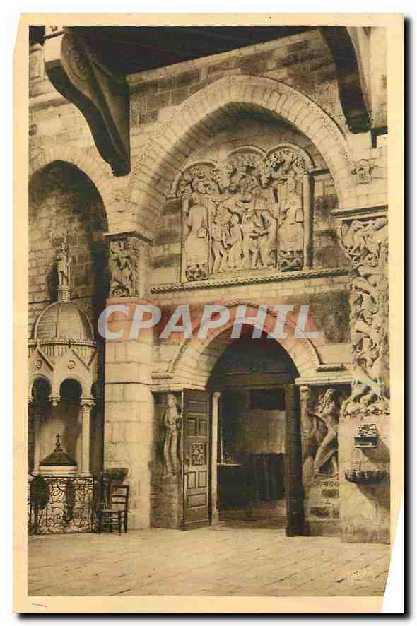 CPA Souillac Lot Eglise Abbatiale style romano byzantin Portail interieur 