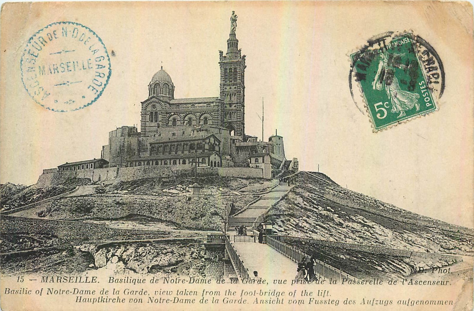 CPA Marseille Basilique de Notre Dame de la Garde vue prise de la Passerelle de l'Ascenseur 