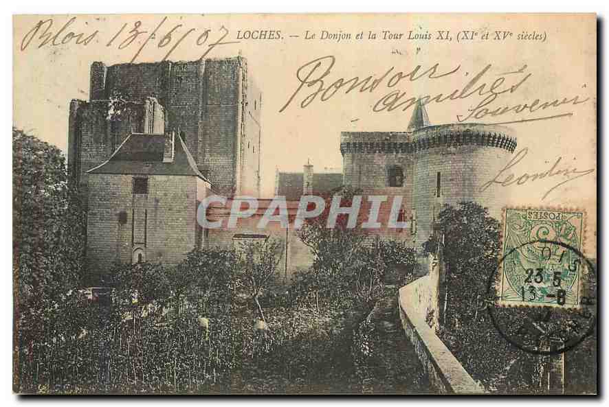 CPA Loches Le Donjon et la Tour Louis XI 