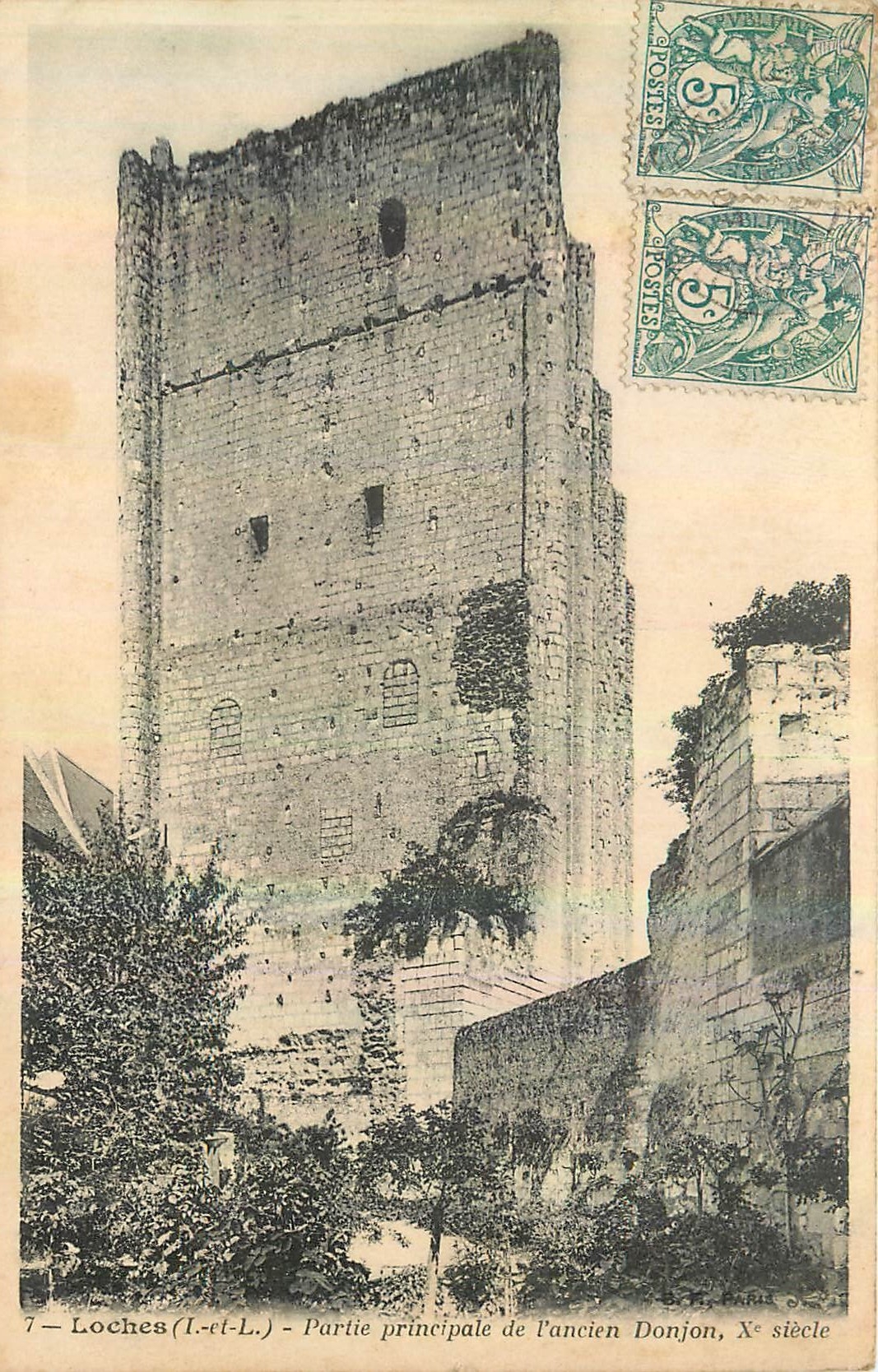 CPA Loches I et L Partie principale de l'ancien Donjon 