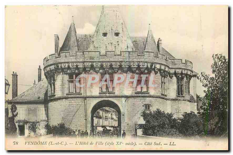 VENDÔME (L.-et-C.) — L'Hôtel de Ville (style XIVe siècle) — Côté Sud — LL.