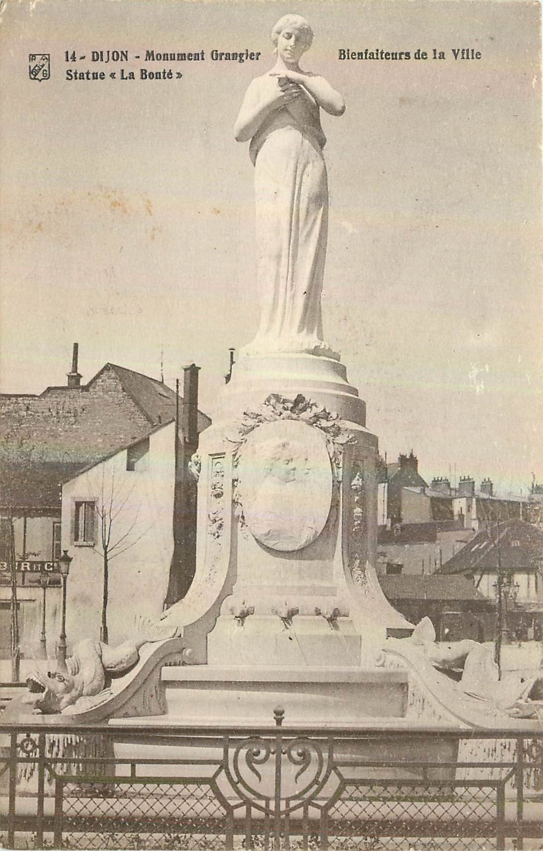 CPA Dijon Monument Grangler Statue la Bonte Bienfaiteurs de la Ville 