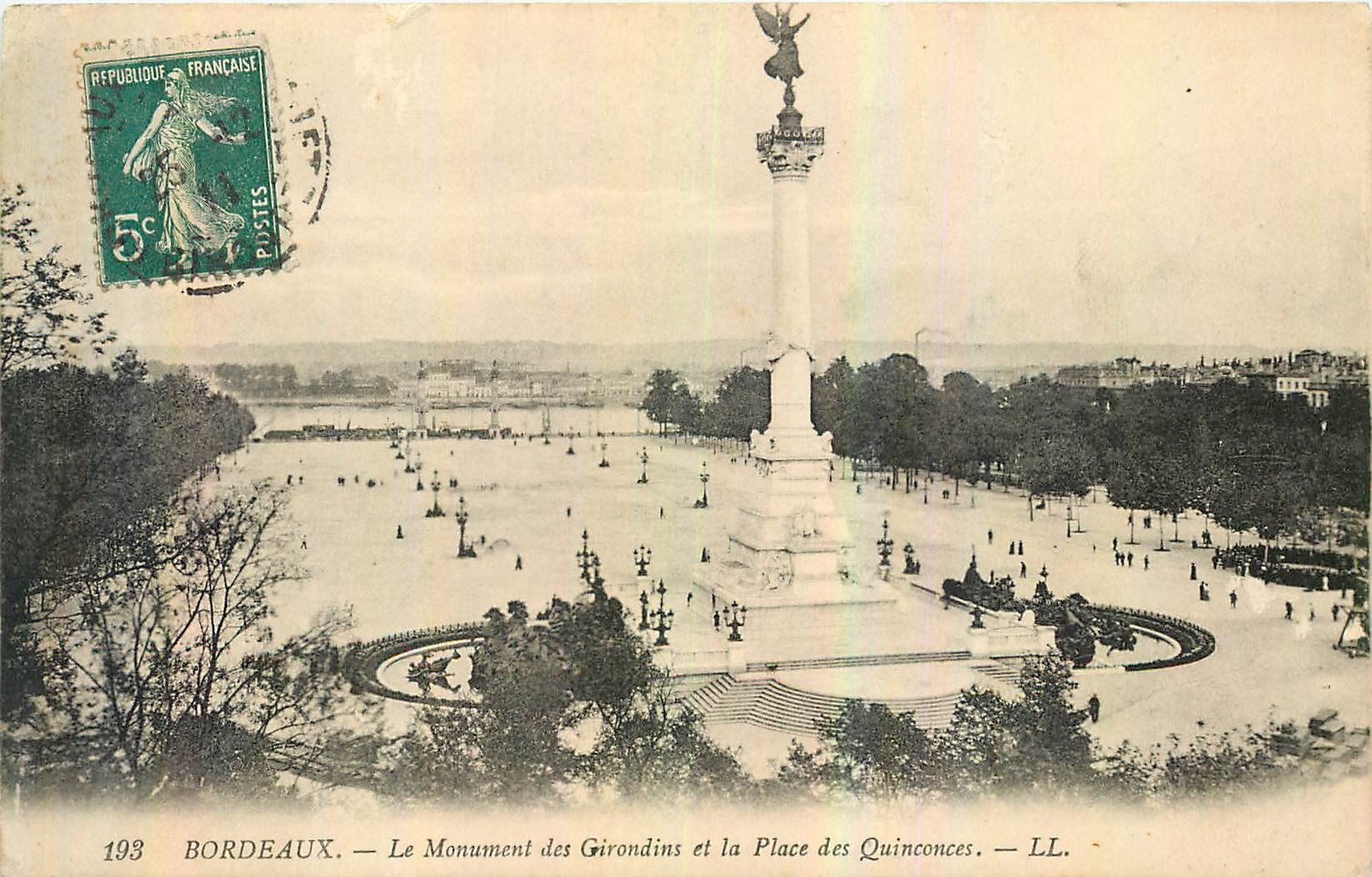 CPA Bordeaux Le Monument des Girondins et la Place des Quinconces 