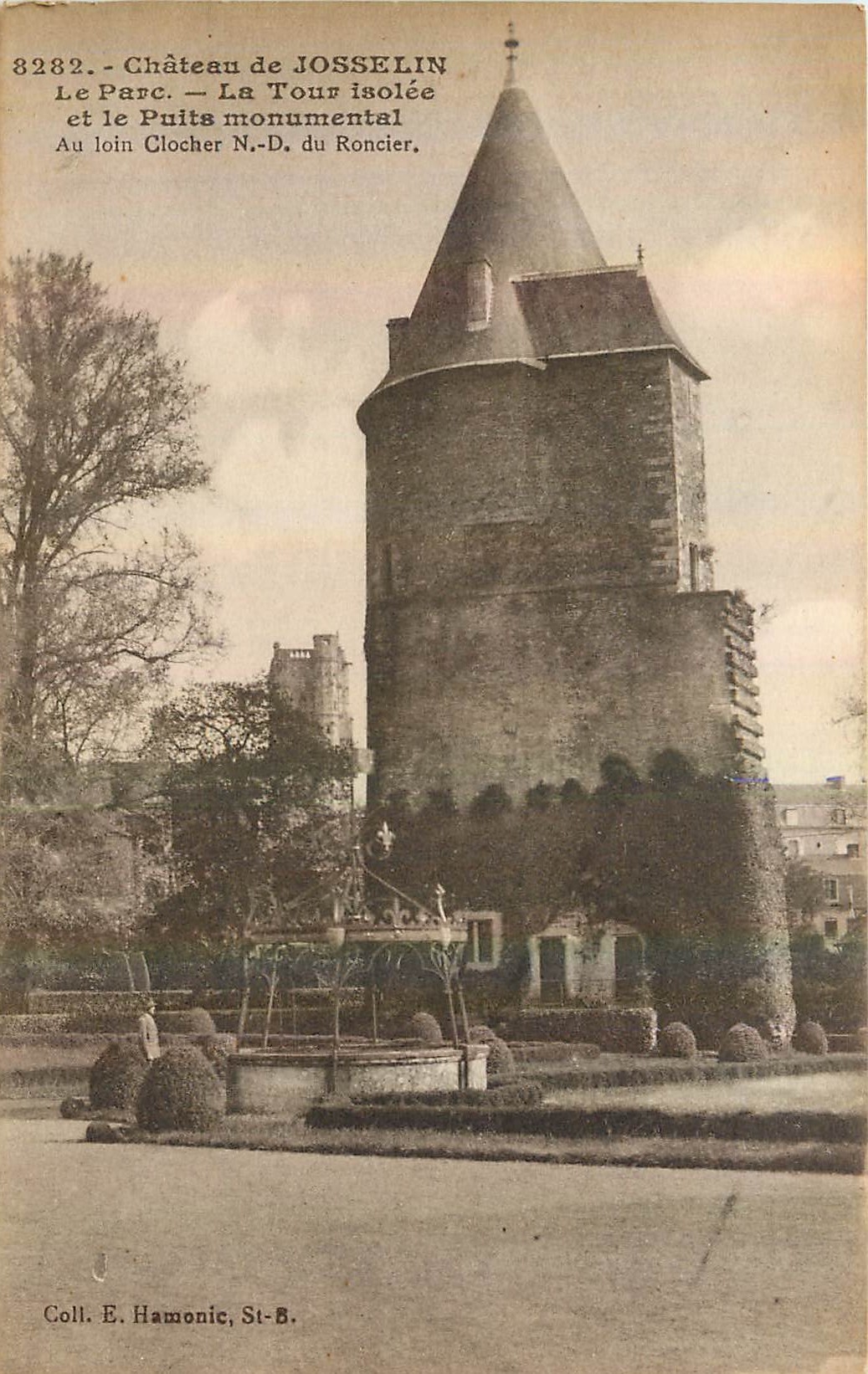 CPA Chateau de Josselin le Parc La Tour isolee et le Puits monumental 