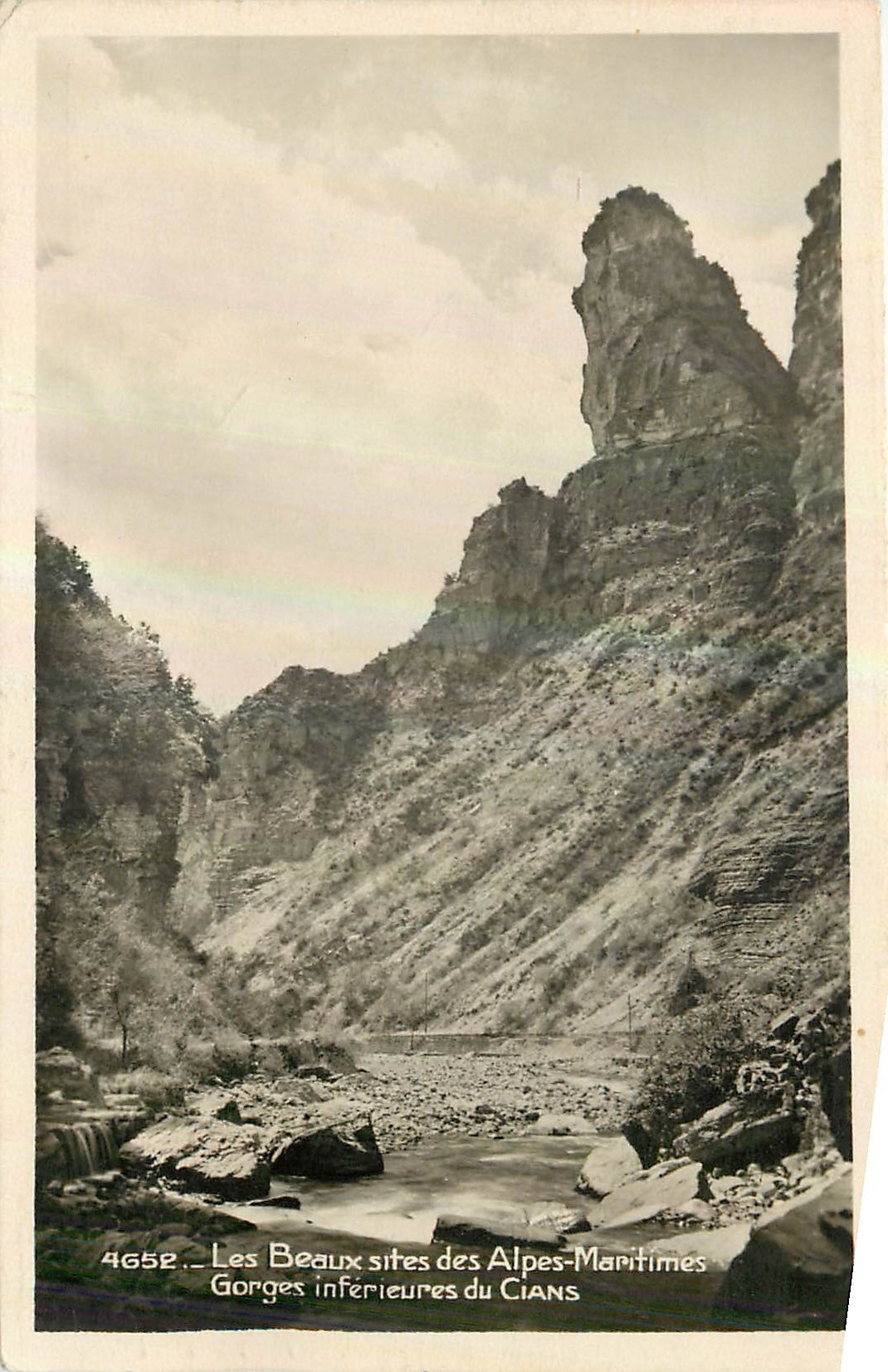 CPA Les Beaux sites des Alpes Maritimes Gorges inferieures du Cians 