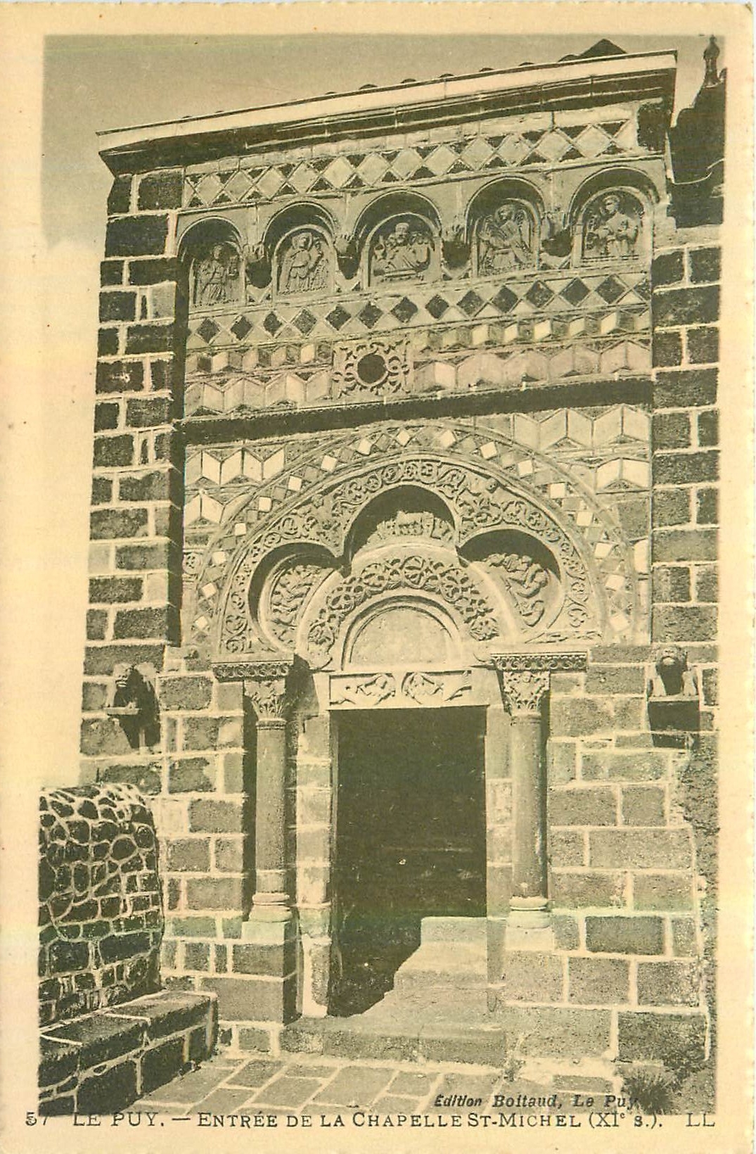 CPA Le Puy Entree de la Chapelle St Michel 