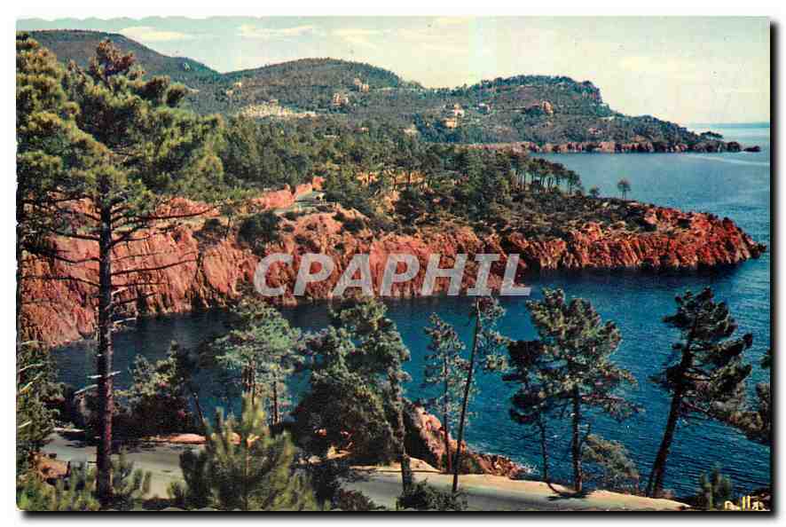 CPA La Corniche d'Or Le Trayas Var au I plan la route de Saint Raphael a Cannes au fond la Pointe de