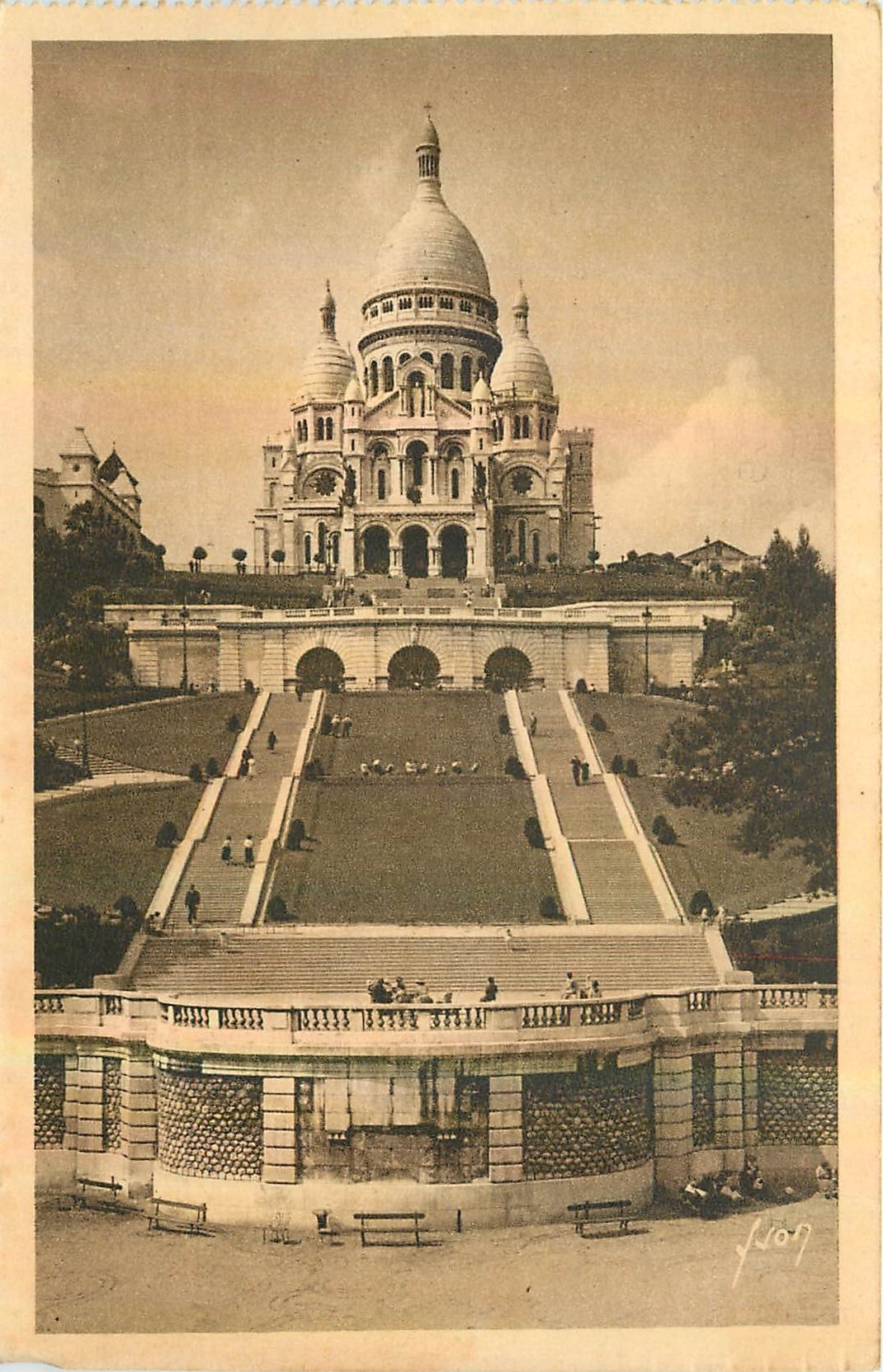 CPA Paris en Flanant le Sacre Coeur de Montmartre et l'escalier monumental 