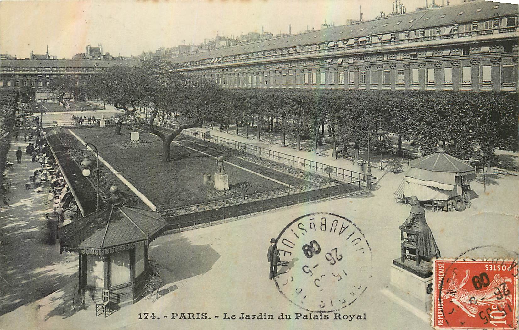 CPA Paris le Jardin du Palais Royal 