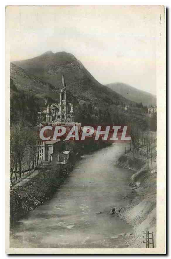 CPA Lourdes la Basilique et le Gave 