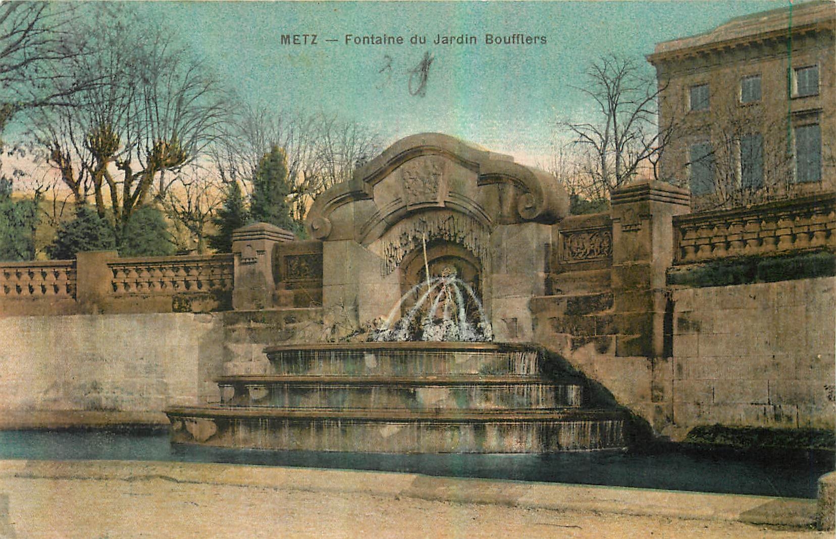CPA Metz Fontaine du Jardin Boufflers 