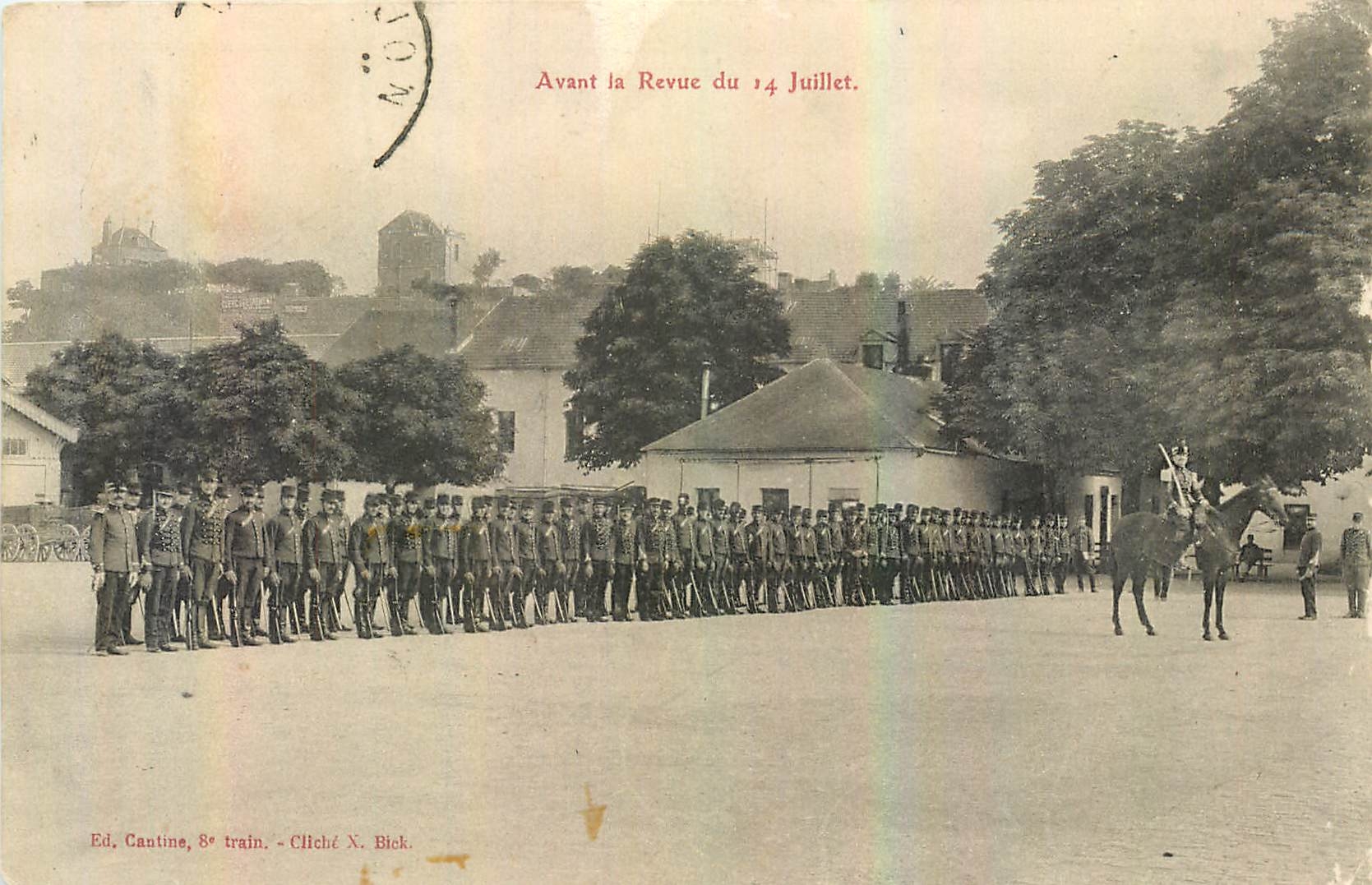 CPA Avant la Revue du 14 Juillet 