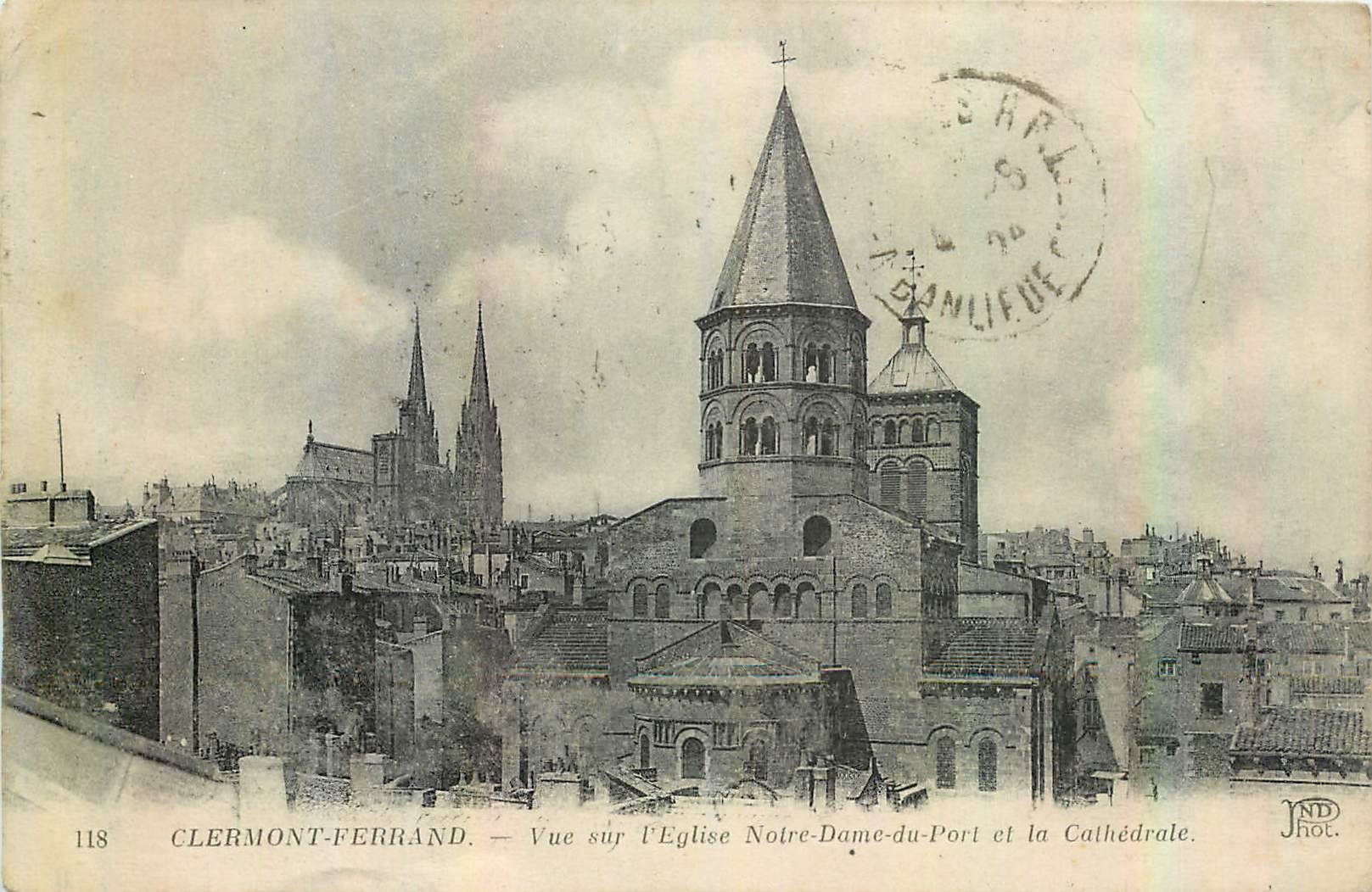 CPA Clermont Ferrand vue sur l'eglise Notre Dame du Port et la Cathedrale 