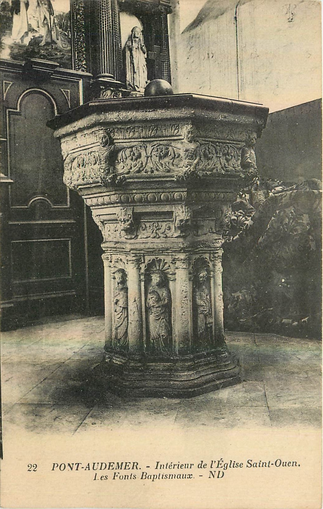 CPA Pont Audemer Interieur de l'eglise Saint Ouen les Fonts Baptismaux 