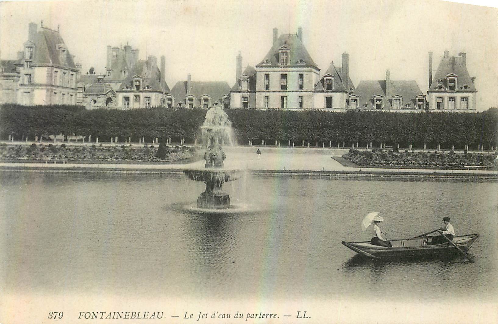 Fontainebleau — Der Wasserstrahl des Parterres — LL. n° 379