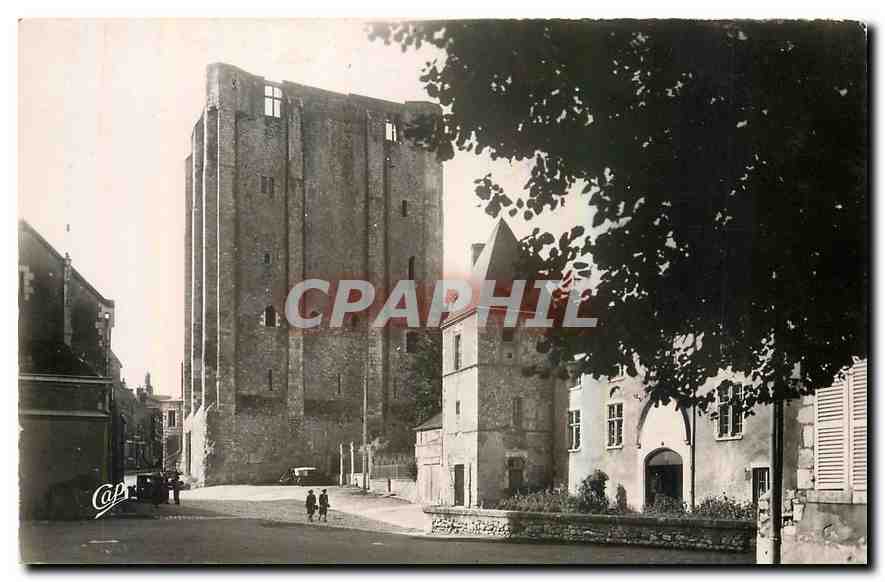 CPA Beaugency Tour de Cesar et entree du Musee Dunois 