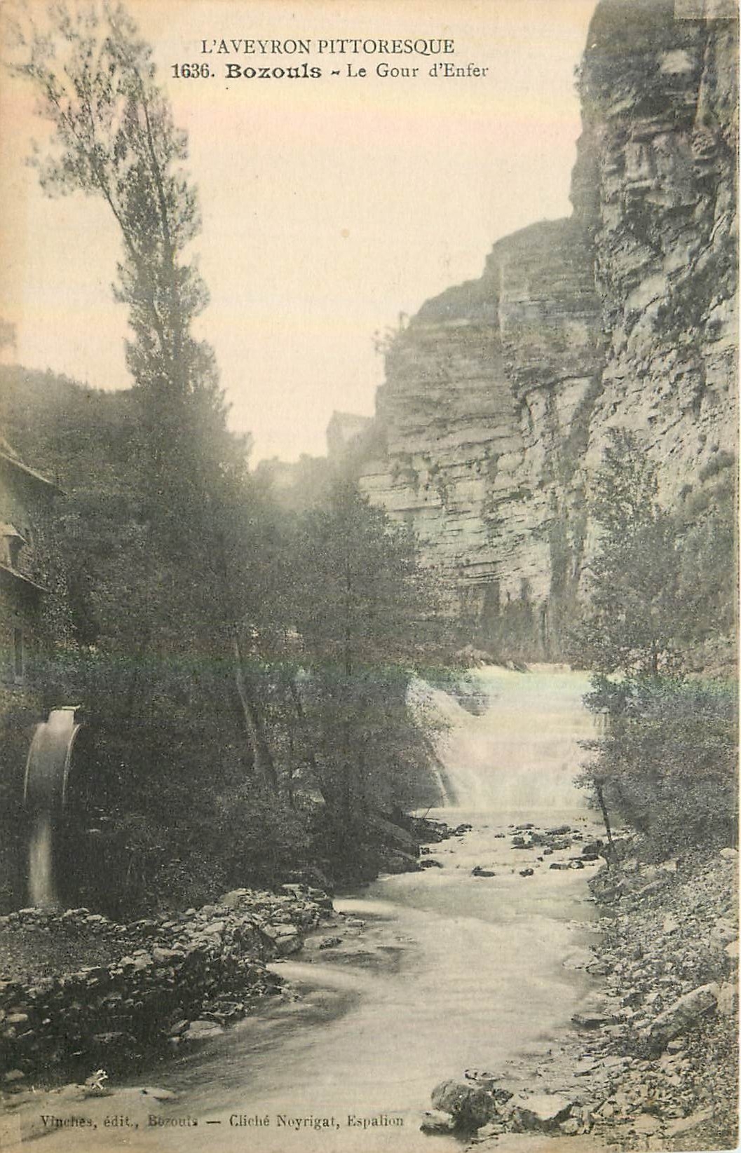 CPA L'Aveyron Pittoresque Bozouls le Gour d'enfer 