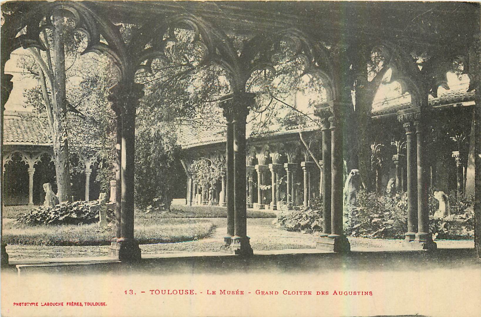 CPA Toulouse le Musee Grand Cloitre des Augustins