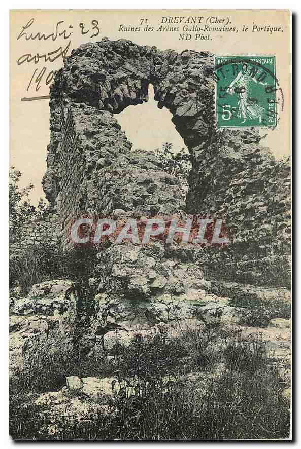 Ruines des Arènes Gallo-Romaines — Drevant (Cher), le Portique — ND Phot.
