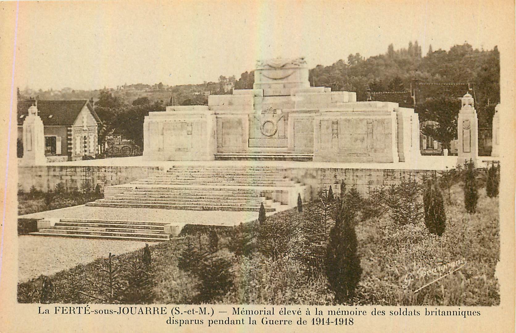CPA La Ferte sous Jouarre S et M Memorial eleve a la memoire des soldats britanniques disparus penda